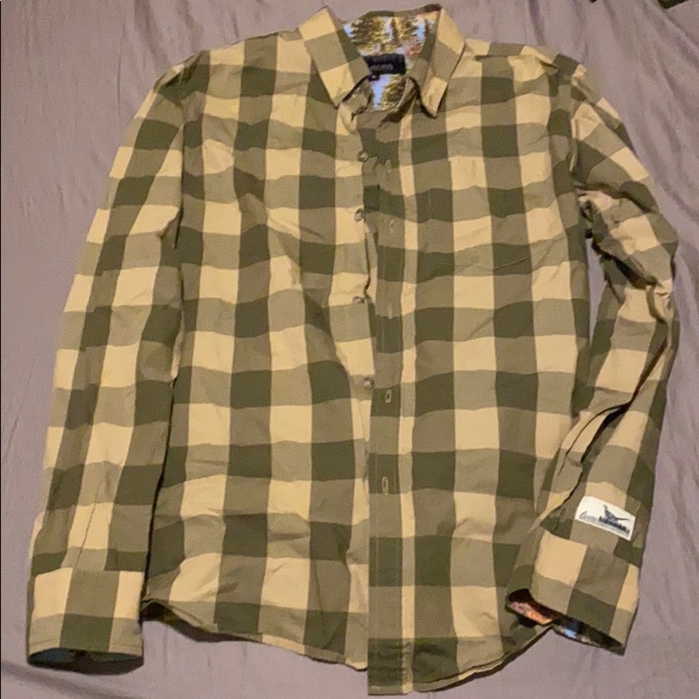 Pladra Men’s Button Down Shirt